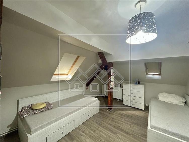 Casa individuala in Sibiu, 373mp teren, 8 camere, pretabila investitie