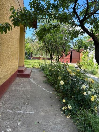 Vând casă curtici central  - 9