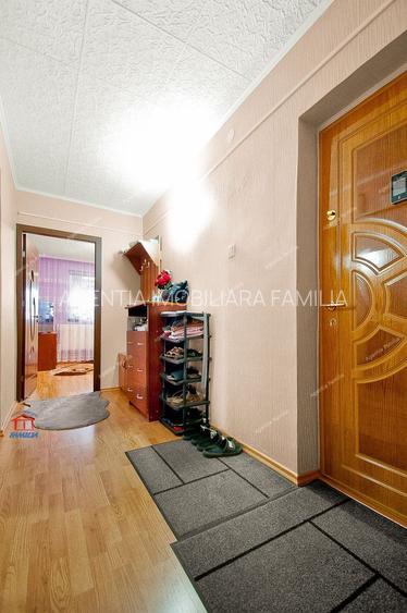Apartament spatios, renovat, 4 camere, decomandat, etaj 4, Micro 39 - 14