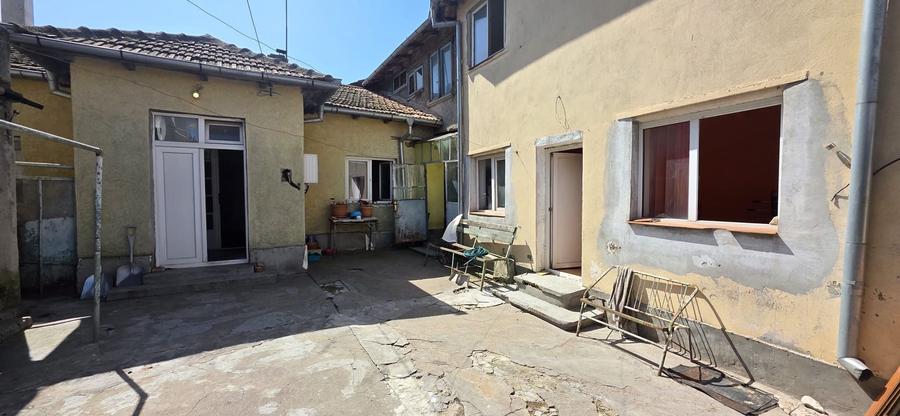 CASA + VILA IN CENTRUL CONSTANTEI SC=143 MP. + TEREN 170 MP. IDEAL INVESTITIE !