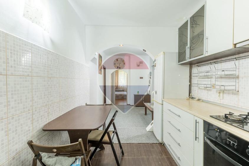 Apartament 3 camere , Podu Pos, Decomandat