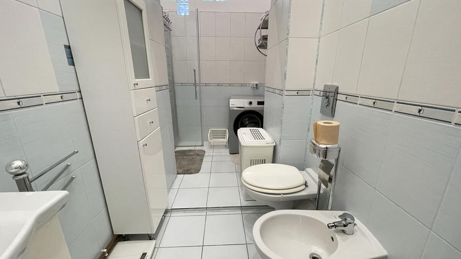Apartament  spatios de vanzare intr-o cladire istorica