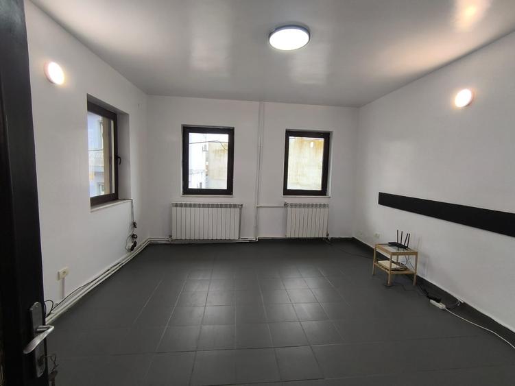 CENTRU PIATA UNIRII(cod03) - Birouri luminoase cu terasa !