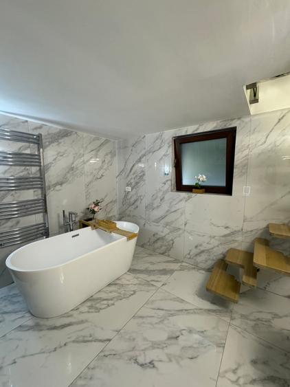 Apartament în vilă | 4 dormitoare | Curte cu grădină japoneză | Garaj, Mă