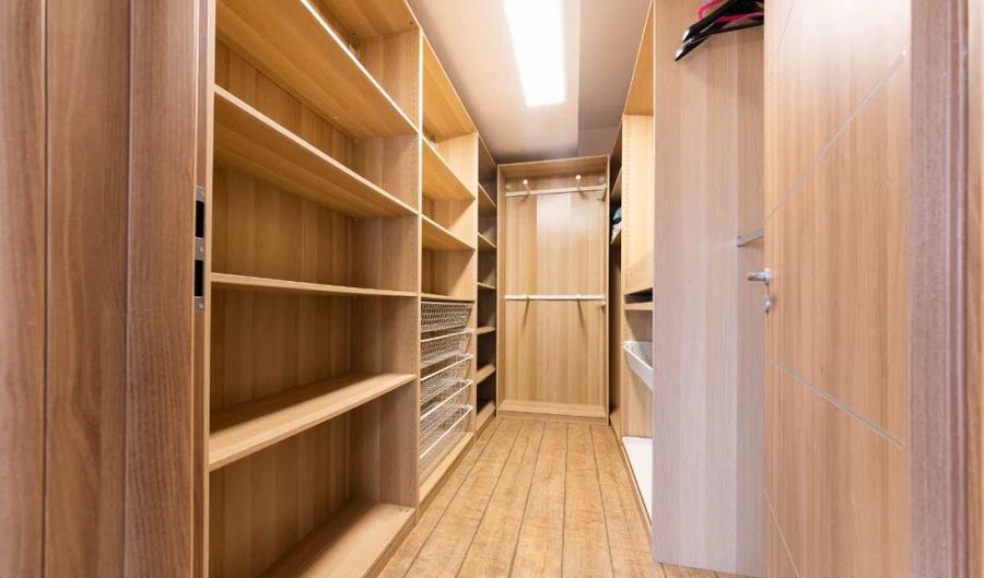 Casa de inchiriat, open space, 160 mp, curte proprie, put + fosa, Tunari