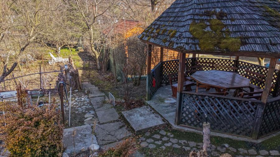 Proprietate cu potențial, 2 case și teren generos, Bran – Predelut