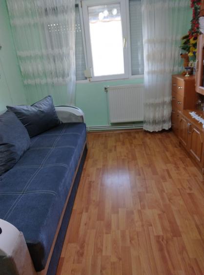 - Apartament 2 camere confort 2, etaj 3/4, cartier Apollo.