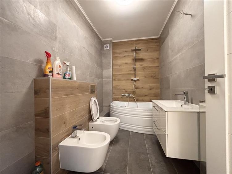 Apartament 3 camere bloc nou - 68 mp util + balcon 10 mp - Mobilat si utilat