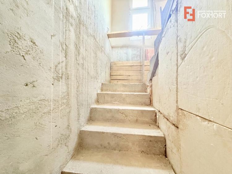 Casa individuala cu 6 camere, de vanzare in Sanandrei