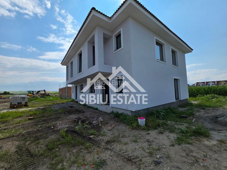 Duplex nou in Sura Mica, 4 camere, 3 bai