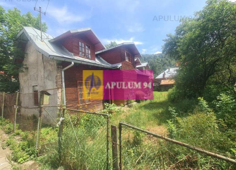 Teren cu constructie de vânzare în Bușteni - Zona Lidl
