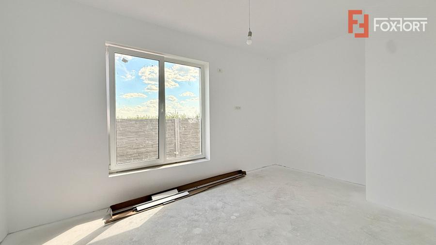 Duplex de vanzare, 3 camere + 2 bai - 96 mp - Mosnita Noua