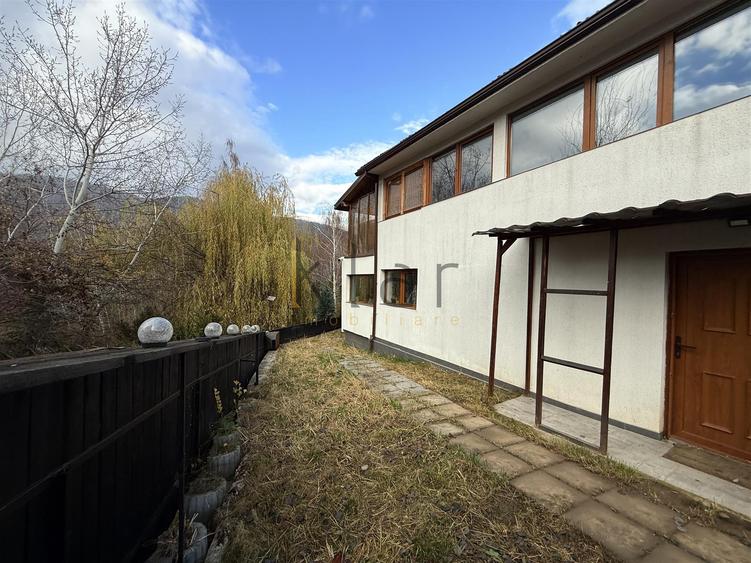 Casa de vacanta cu panorama spre lac