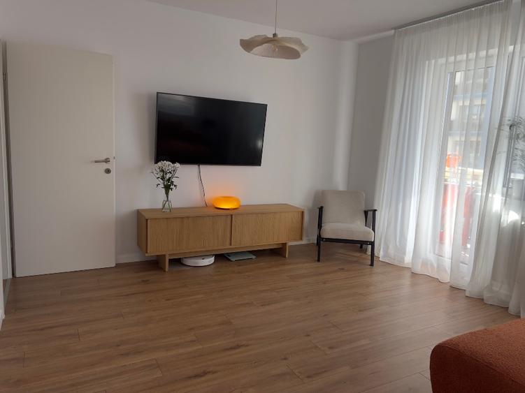 Proprietar-3 Camere Etaj 1, 2 Băi, Terasă, Parcare & Boxă
