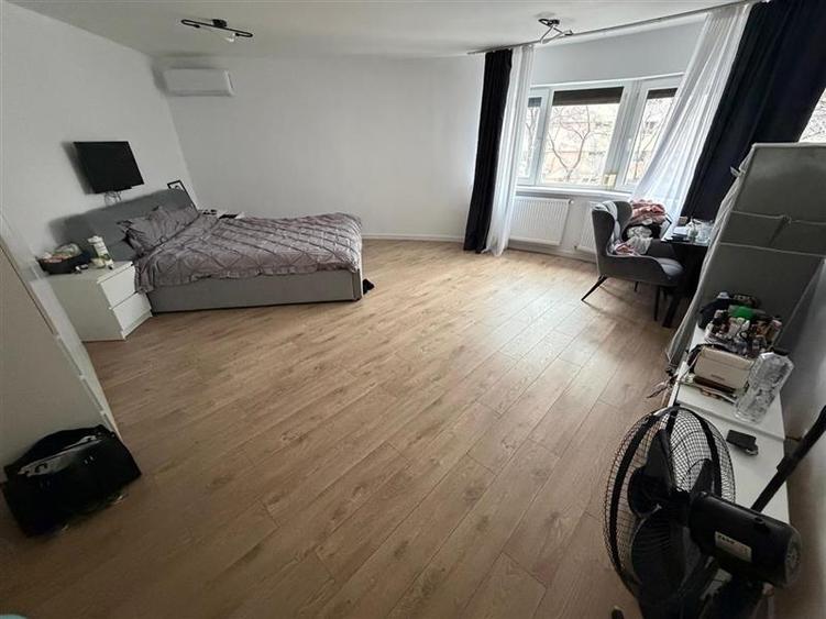 Vanzare apartament 5 camere Obor, boxa, loc parcare, centrala proprie, fara risc