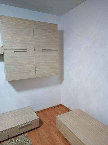 APARTAMENT CU 3 CAMERE ZONA LIPOVEI-Holdelor la 430 euro