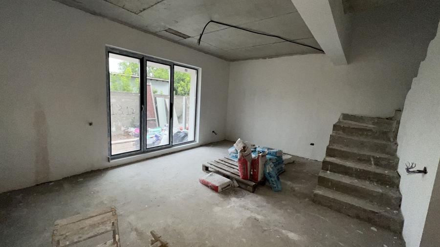Casa tip duplex langa drumul principal Ion Luca Caragiale, Chiajna