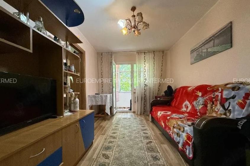 Apartament 2 camere semidecomandat, zona KM 4-5 - 2