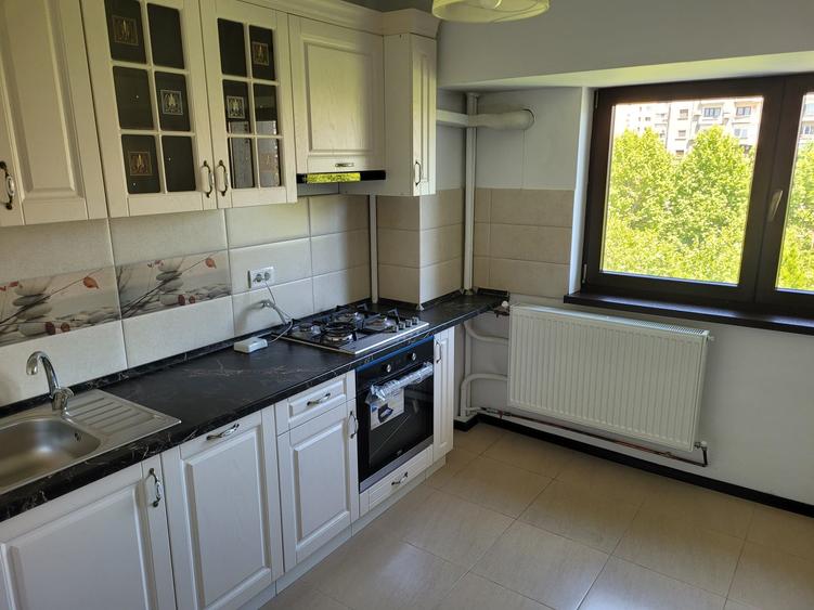 Apartament 4 camere bld Uniri Fintini renovat nemobilat ,ptr sediu punct lucru