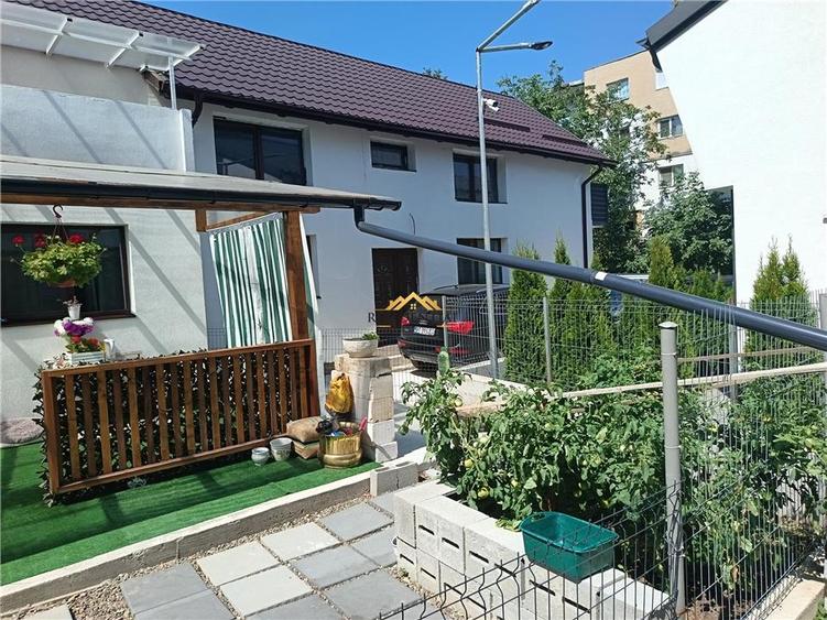 CASA CU ETAJ IN ORAS