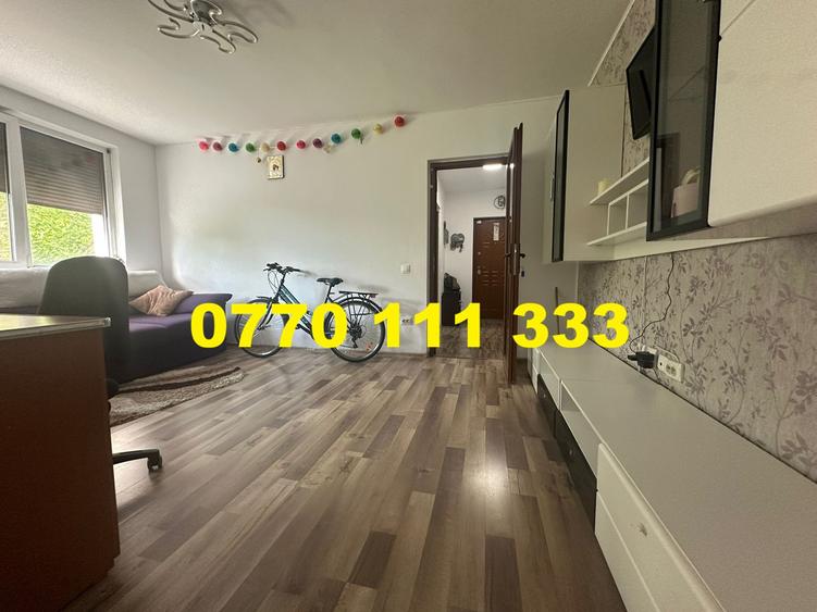 - Apartament 4 camere confort 1, Hipodrom, etaj 3.
