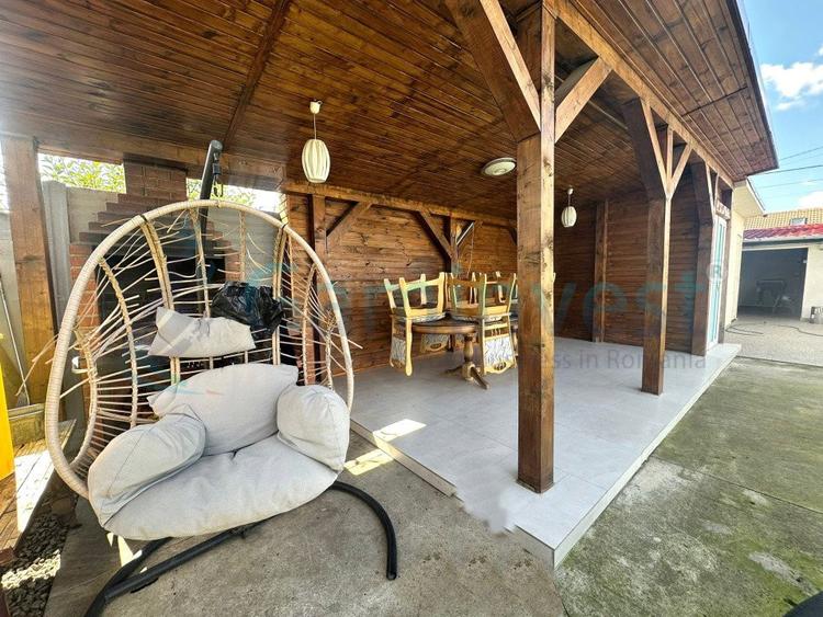 Casa spatioasa cu garaj, terasa si curte de vanzare in Nojorid, Bihor