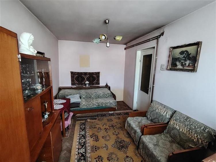 Apartament cu 3 camere (Gheorgheni Cart. Florilor, bl. 13)