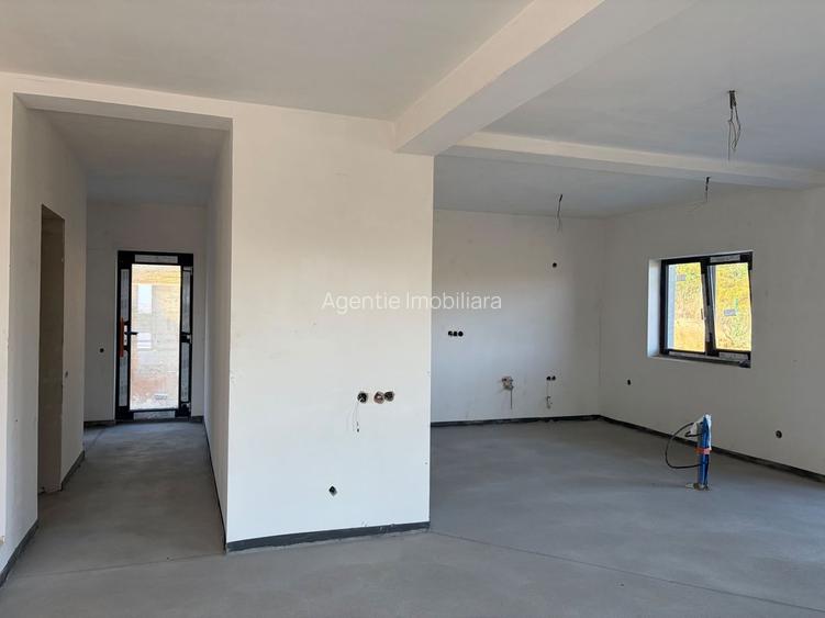 Casa individuala 4 camere, 3 bai, S+P+ET, garaj, terasa