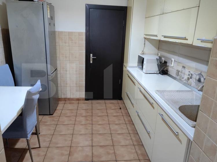 Apartament 3 camere, 80 mp, zona Podu de Piatra