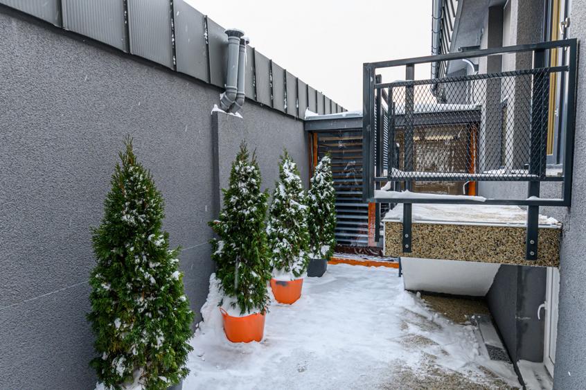 Apartament unic in PREDEAL – LUX, vedere la partie cu terasa si parcare