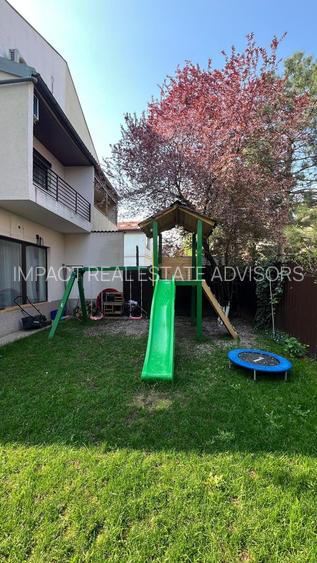 Casa cu 5 camere si garaj - la 100 ml distanta de lacul Grivita