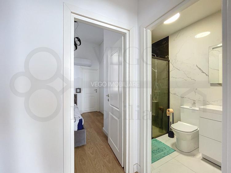 Modern 1-Bedroom Apartment in an Ultra-Central Location –ideal for UMF - 8