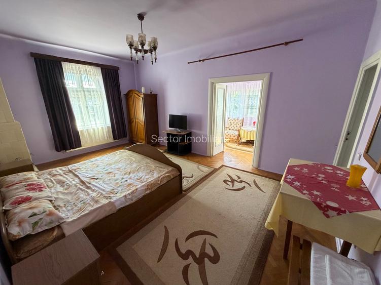 Vilă istorică de vânzare Castel Aura Buzescu Bușteni str. Victoriei nr. 11