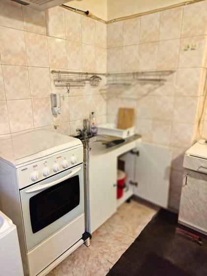 Garsonieră Bloc Monolit Splaiul Unirii Între Camera Comerț și Metrou Timpuri Noi