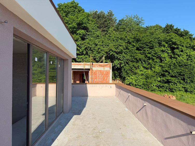 Duplex modern de vânzare în Florești, zonă liniștită, ferită de trafic