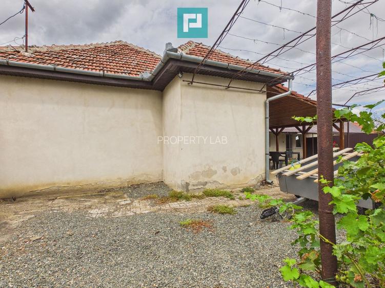 Casă solidă în Curtici cu teren de 1166 mp - 25