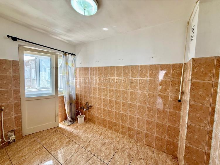 Apartament cu 4 camere-2 balcoane- zona Piata Centrala - 33