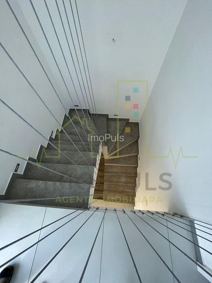 Apartament pe 3 nivele. Terasa 30 mp. 2 Balcoane. 2 Bai. Gradina - 18