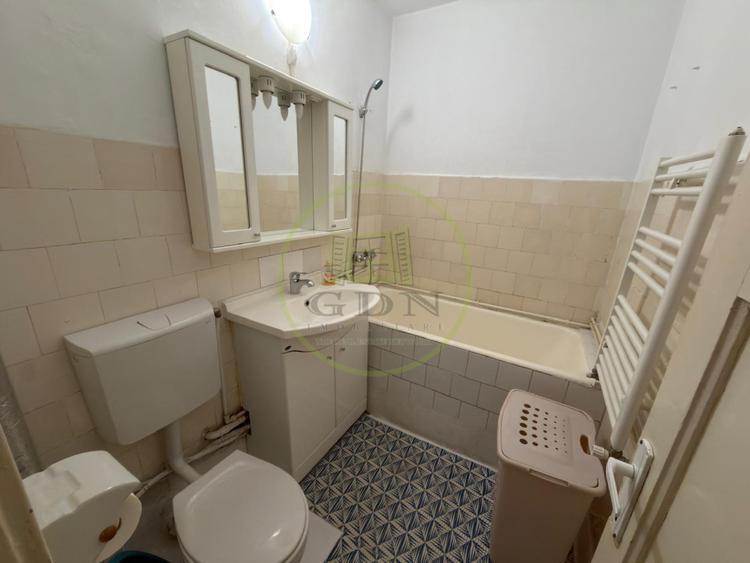 Apartament 2 camere, semidecomandat, cartier George Enescu, zona Scoala nr. 12