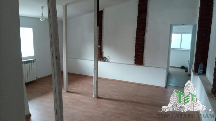 Casa 6 camere de inchiriat , activitate comerciala sau office , parcare, curte,