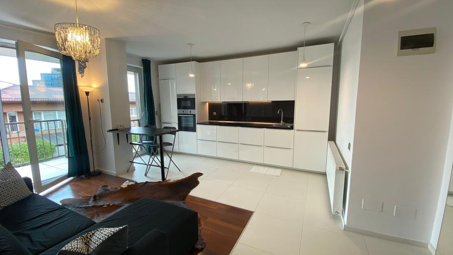 Apartament de închiriat, 2 camere, 47 mp, zona Piața Mihai Viteazul