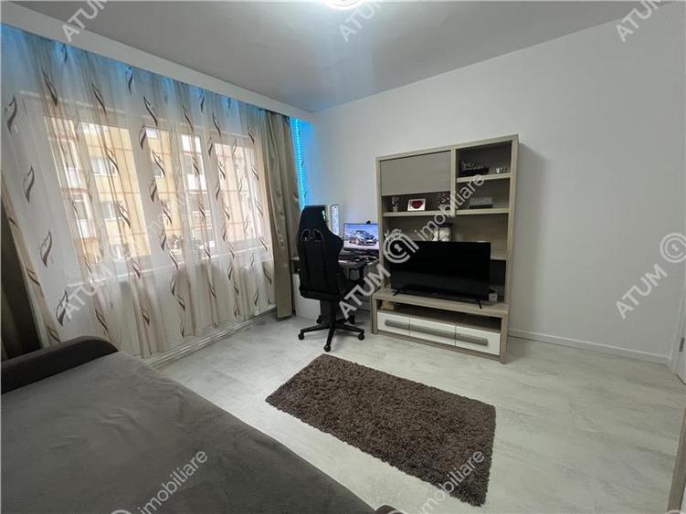 Apartament renovat cu 3 camere si pivnita zona Vasile Aaron Sibiu
