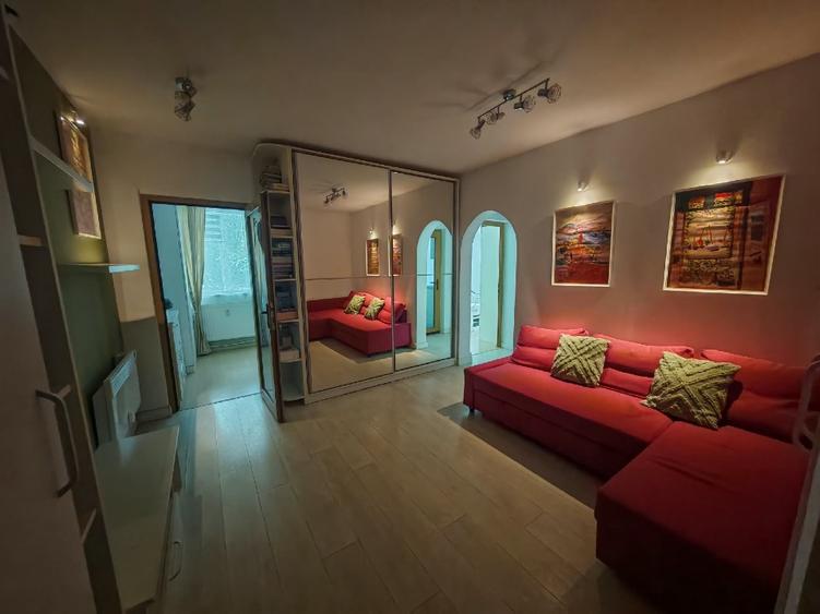 Apartament cochet de 2 camere transformat in 3 camere, Parc Drumul taberei