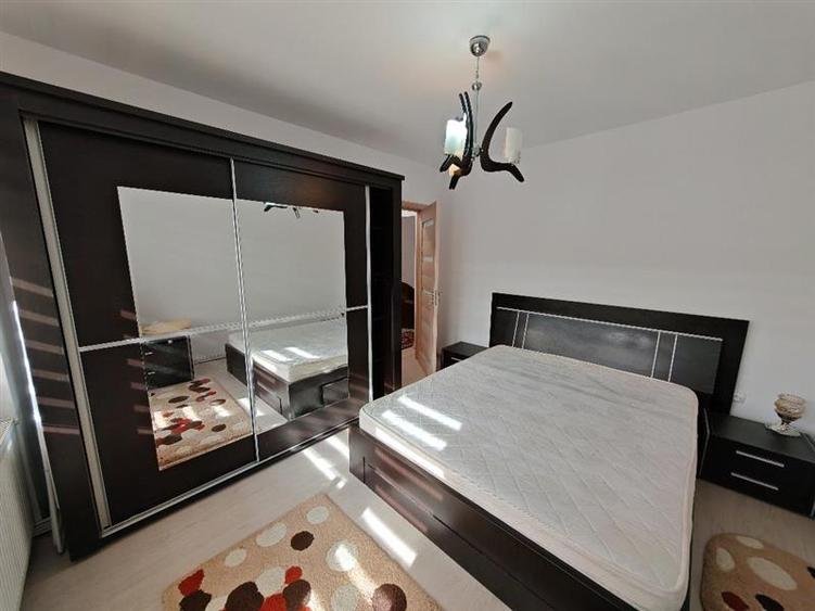 Inchiriem Apartament 2 Camere, Modern, Semidecomandat, Tractorul