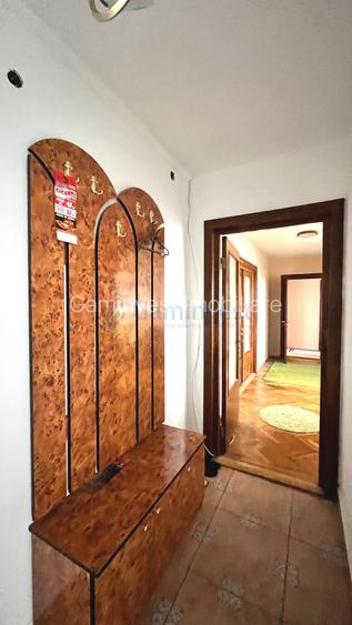 Apartament de inchiriat in Oradea, cu 4 camere, Bl. Dacia - 12