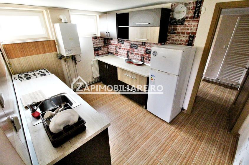 Apartament 4 camere la casă  de închiriat,zona Platou