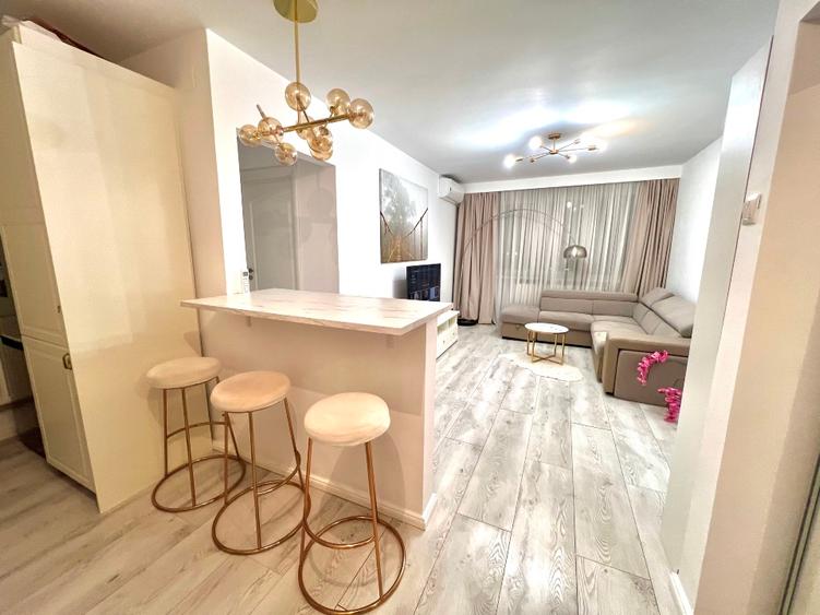 Apartament superb, din beton armat, la 10 minute de piață Victoriei de închiriat