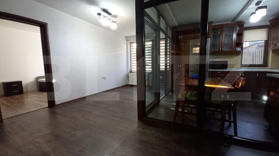 Apartament mobilat, 3 camere, 63 mp, curte 49 mp, parcare, cart Europa !
