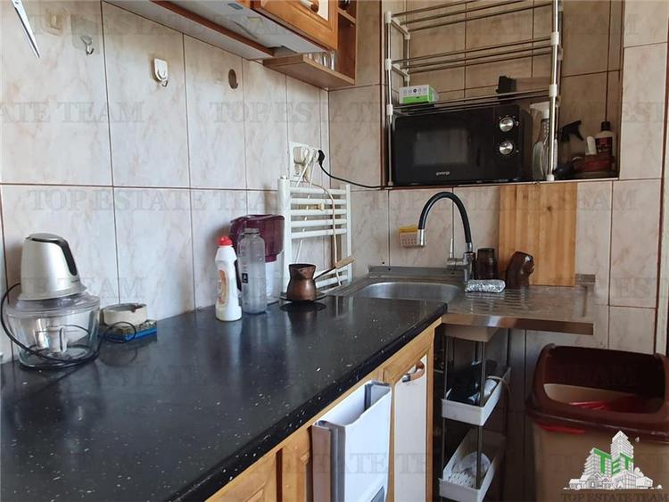 Spatiu extins central Liceul Mircea si Mare Constanta