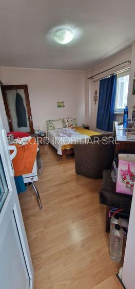 Tomis 1, doua camere decomandate, zona foarte buna - 4